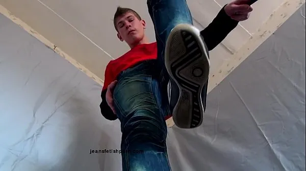 بہترین trampling gay jeans fetish spit sneakers shoes hd720 کول ٹیوب