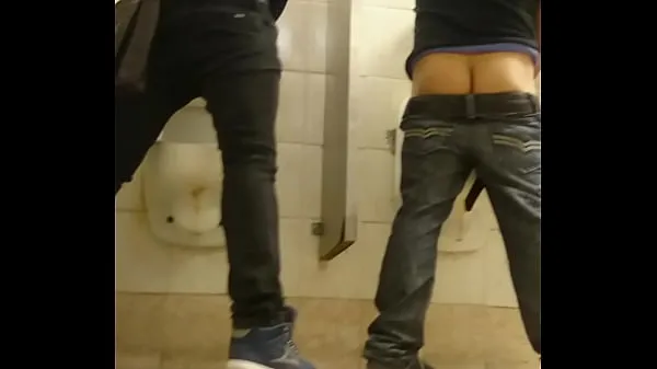 Paras sexo gay the in 2 toilet viileä putki