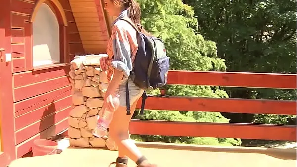 最好的伐木工人和残酷的变态。 四个女孩的故事，他们也去了森林，去远足，但他们没有回家凉爽的管子
