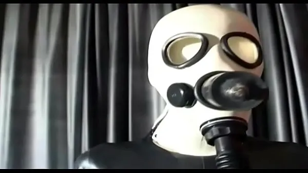 بہترین A hot slut in latex and gas mask, tastes some dildos in her mouth کول ٹیوب