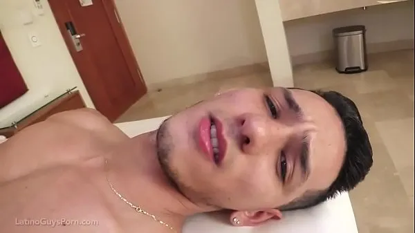 أفضل Latino Papi Displays Gorgeous Body أنبوب رائع