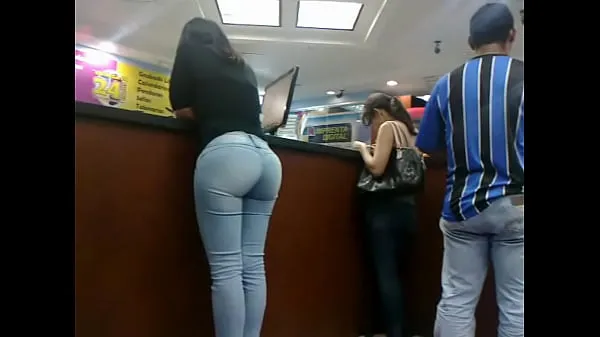 Melhor Morena de bunda grande em jeans no Orinokia Mall Parte 2 tubo legal