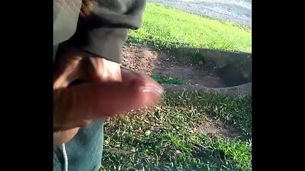 El mejor Paja a la corona travesti en el parquetubo genial