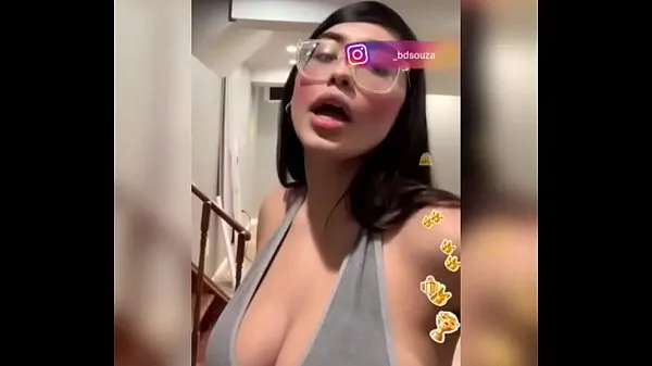 Busty Show all Tube keren terbaik