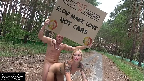 A legjobb Nude protest in front of Tesla Gigafactory Berlin Pornshooting against Elon Musk menő cső