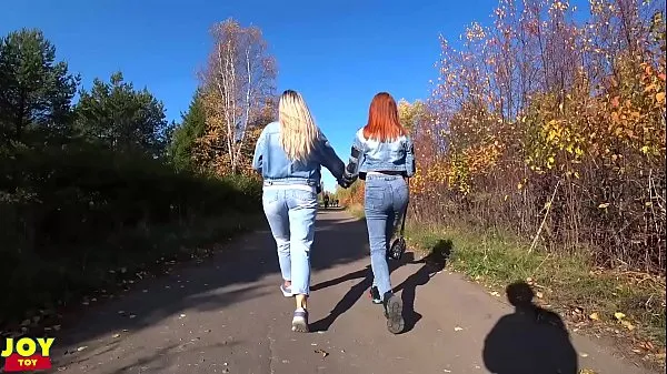 Beste Remote Vibrators Inside Two Hot Girls - SFW Public Fun | Part 1 kule rør