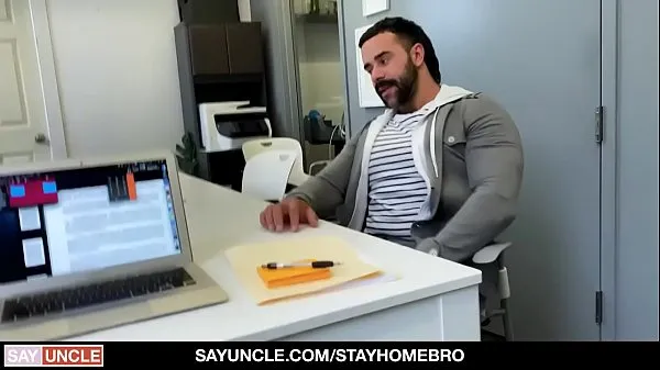 Teddy Bryce & Manuel Skye Fuck Around In The Office - StayHomeBro Tube keren terbaik