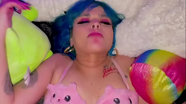 Meilleur Eddie danger baise le modèle DaamnJacqui de Kitty rugueux avec une queue de plug anal profond, une jeune fille tatouée entièrement utilisée avec une grosse bitetube sympa