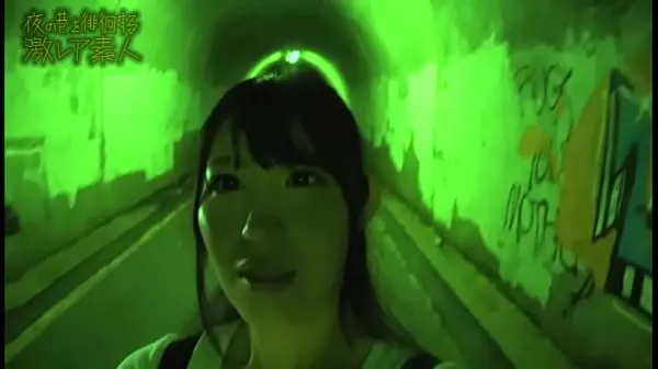 最好的美丽的女人，全脸，胸部和屁股！ 但她是一个神秘的神秘爱好者！ 从某种意义上说，她是个变态，而且她正在鬼鬼祟祟的地方旅行凉爽的管子
