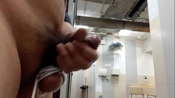 Am besten Ball Bondage in öffentlicher Toilette, Cruising aber keine Leute coole Tube