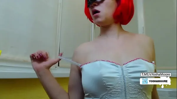 最好的繼父說晚上他會在嘴裡操，繼女一定有時間學吸凉爽的管子