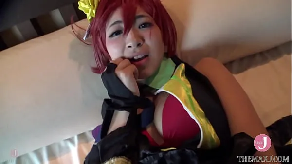 最好的她就是这样，穿着可爱的COSPLAY服装，在摄影棚里一直到最后一分钟，她都在慢慢地拍凉爽的管子