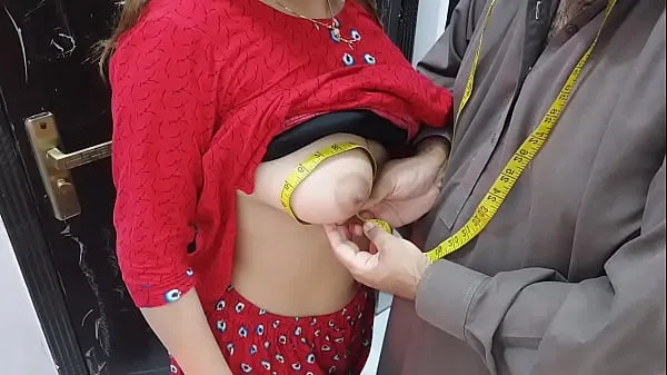 最好的Desi indian Village Wife,s Ass Hole Fucked By Tailor In Exchange Of Her Clothes Stitching Charges Very Hot Clear Hindi Voice凉爽的管子