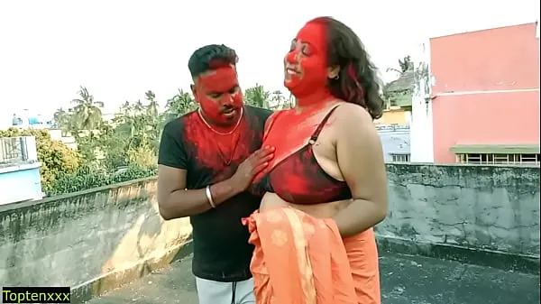 Толстый тамильский мальчик, к счастью, трахнул двух горячих бхабхи вместе в день праздника! Последний вирусный секс на хинди