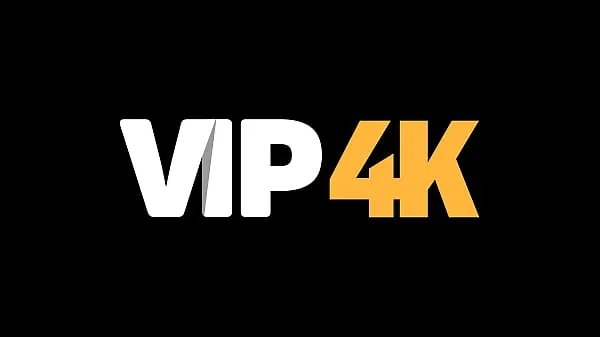 Лучшая VIP4K. Красивая русская девушка решила оживить секс лизанием задницы крутая трубка