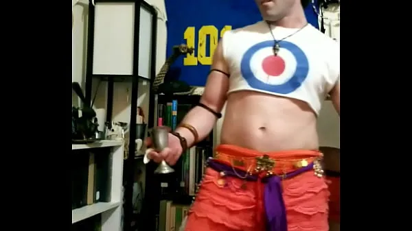 최고의 Sexy Male Belly dancer shows off his skills to get you horny Max Shenanigans 멋진 튜브