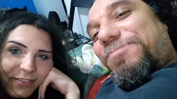 En iyi MAMEI O MARIDO DA MINHA AMIGA EMBAIXO DO COBERTOR ENQUANTO ELA ESTAVA DISTRAÍDA havalı Tüp