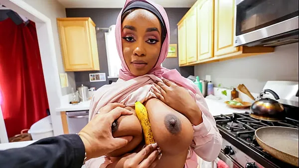 最好的Guy Takes His Chance to Convince His Middle Eastern Friend to Fuck - Hijablust凉爽的管子